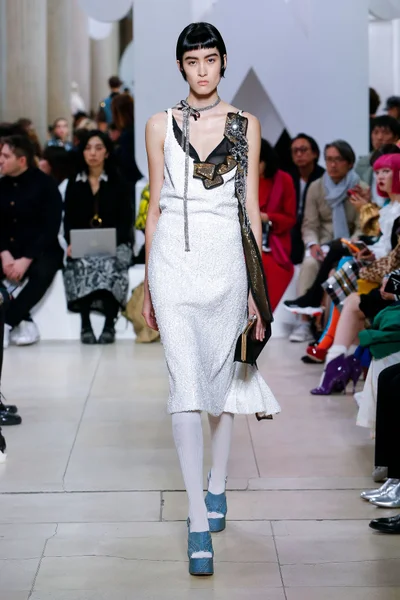 Look 50